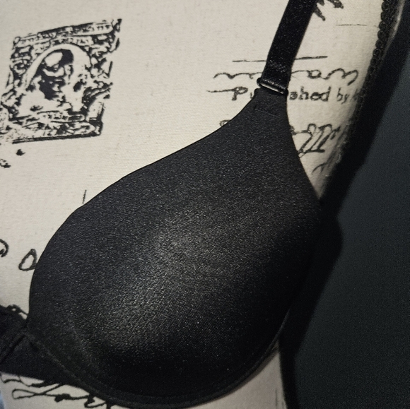 YMI Intimates Womans Black Bra Size 36C - Picture 3 of 10